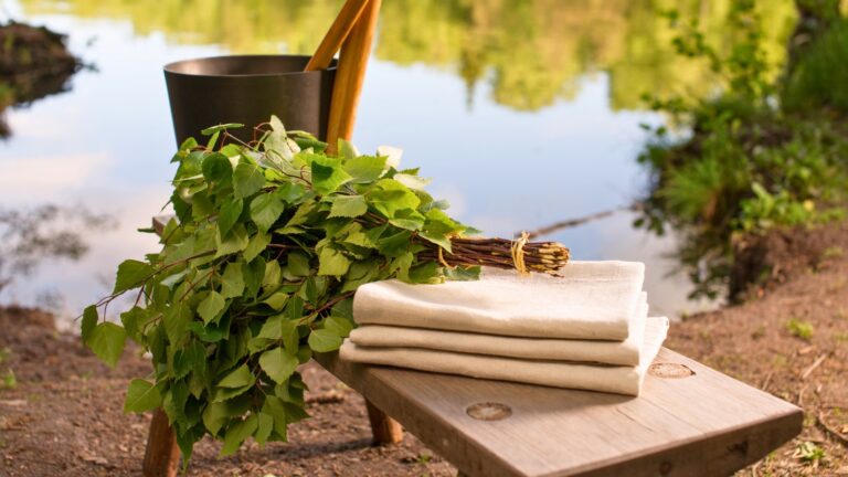 Pihasaunan rakentaminen Nyholm Brothers